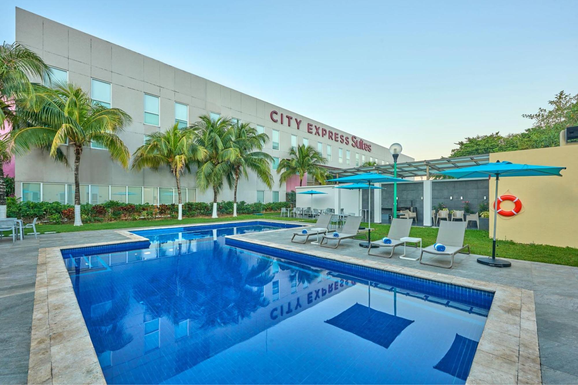 City Express Suites By Marriott Playa Del Carmen Exterior photo