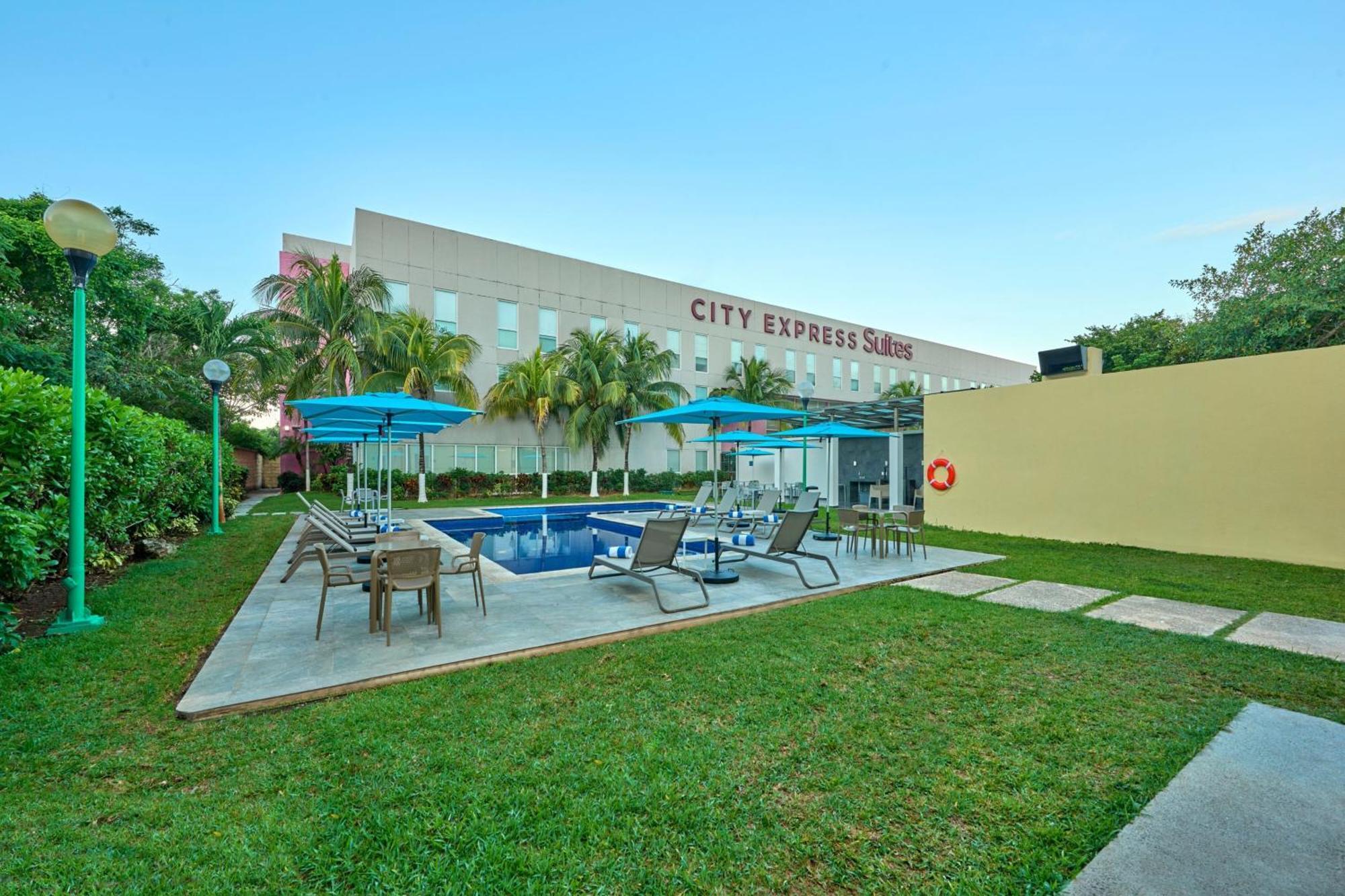 City Express Suites By Marriott Playa Del Carmen Exterior photo